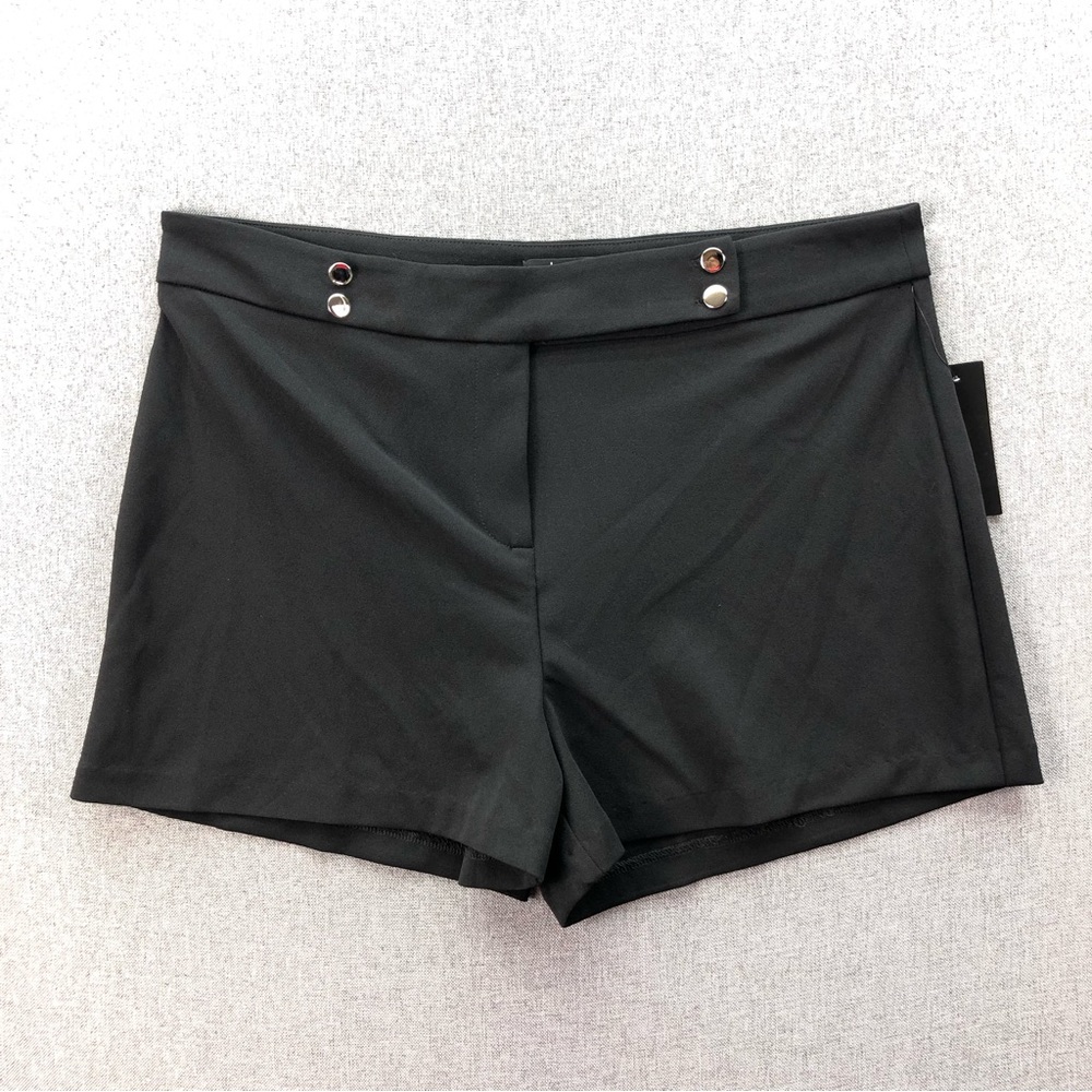 Alex And Olivia Petite Black Shorts Size XLP